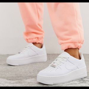 Nike Air Force 1 Sage Low